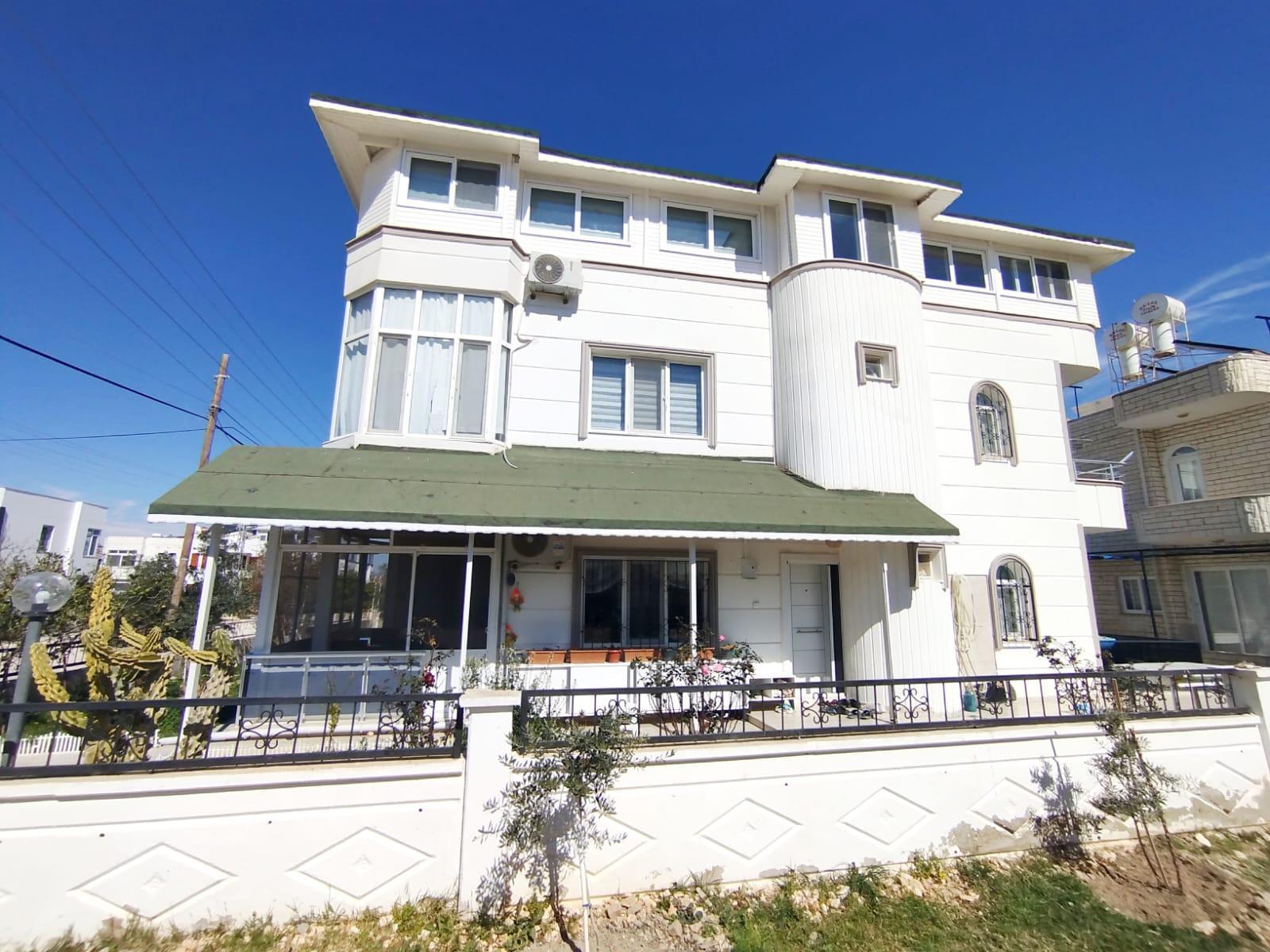 TAŞUCU KUM MAHALLESİ SATILIK TRİPLEX VİLLA